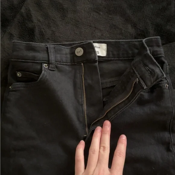 Reformation Harper Jean in Black - Picture 6 of 7